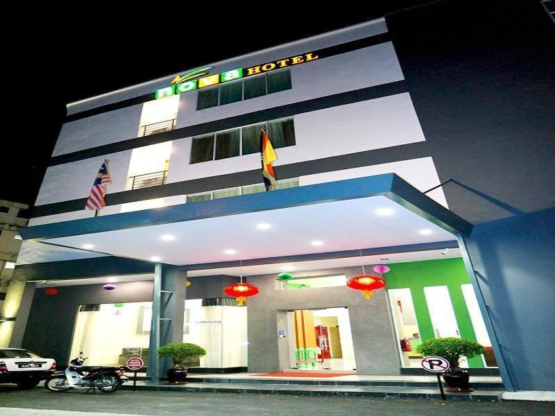 Nova Kuching Hotel Exterior photo