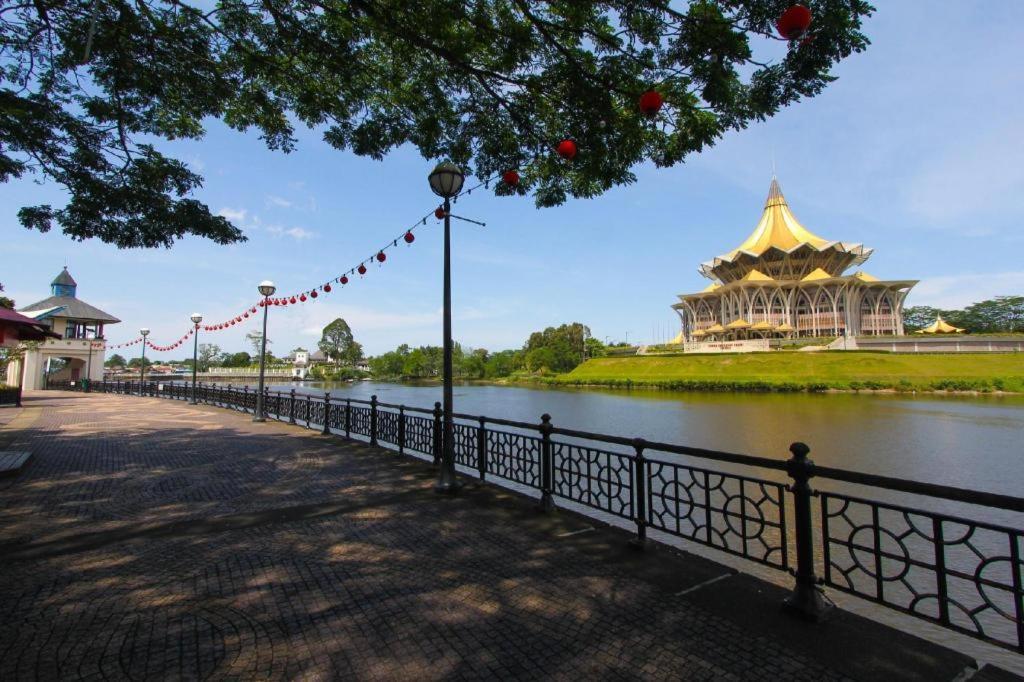 Nova Kuching Hotel Exterior photo
