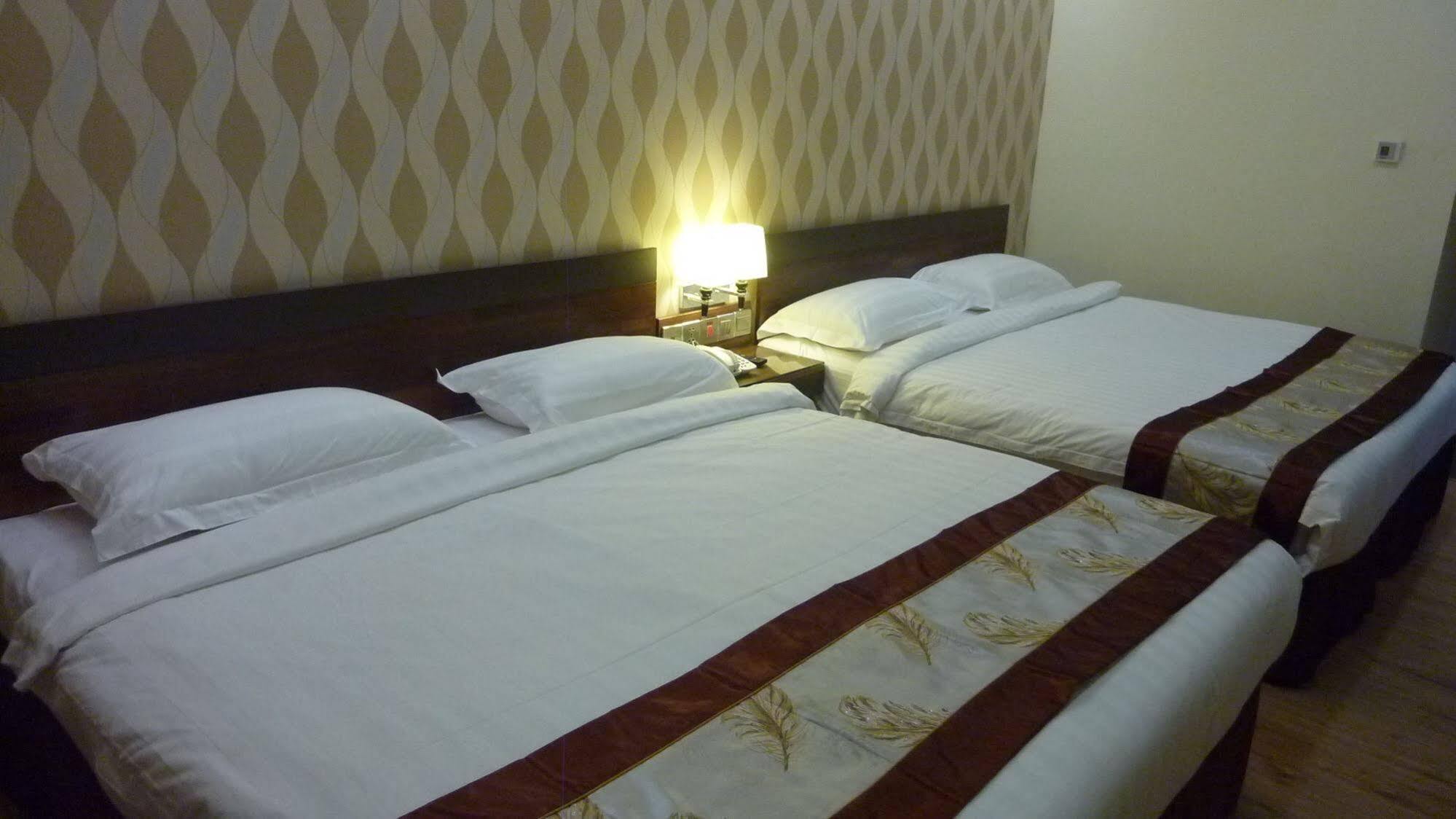 Nova Kuching Hotel Exterior photo